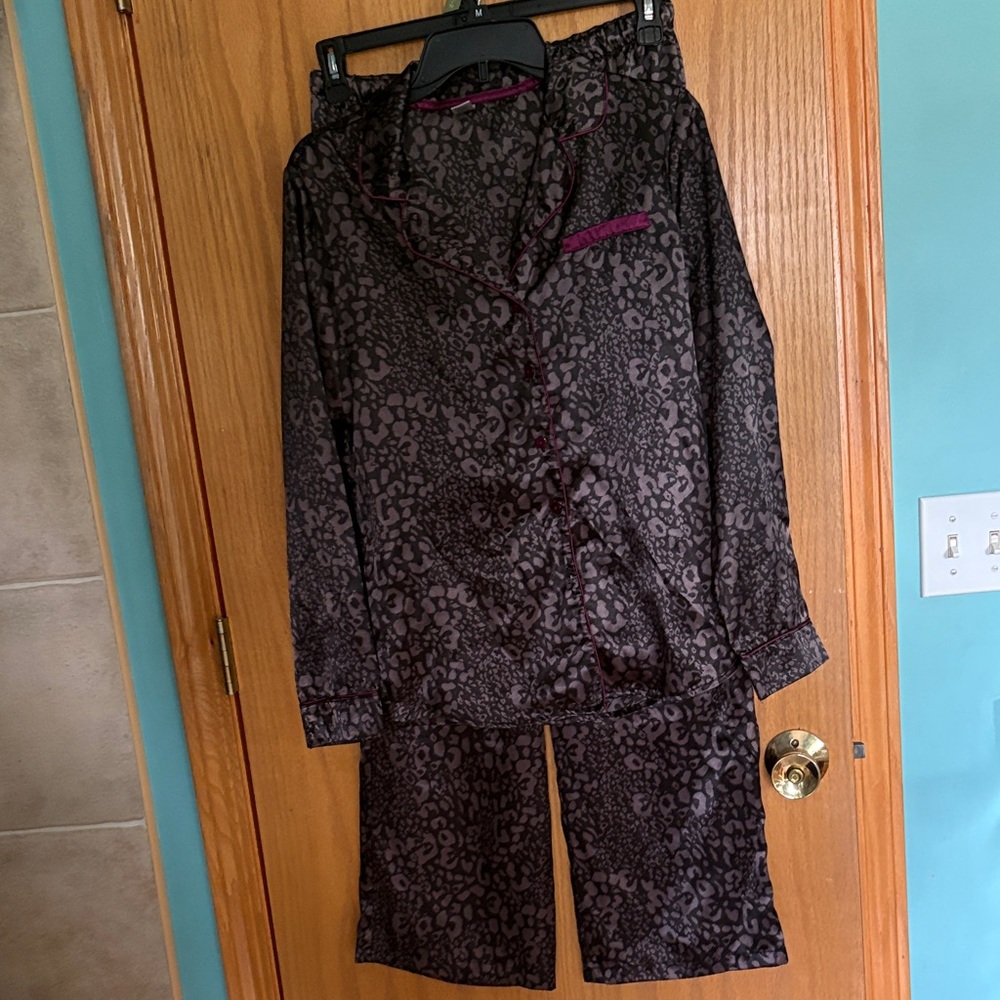 Jennifer Lopez Women's Leopard Print Pajama Set Sz S